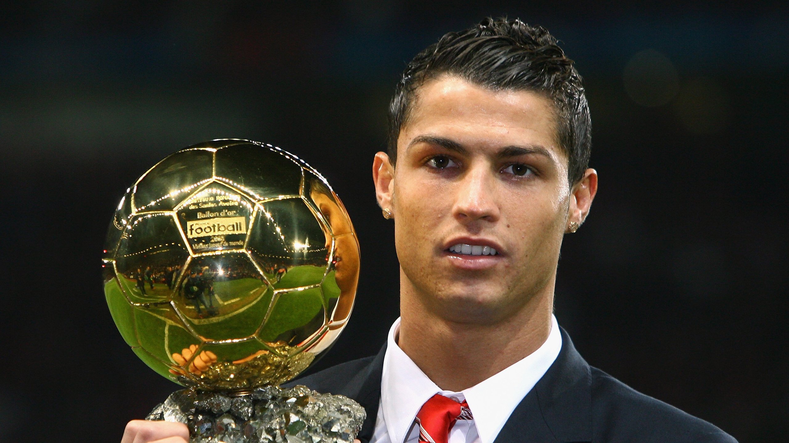 中国足球职业联赛裁判执法标准严格执行，中国足球协会裁判员管理系统