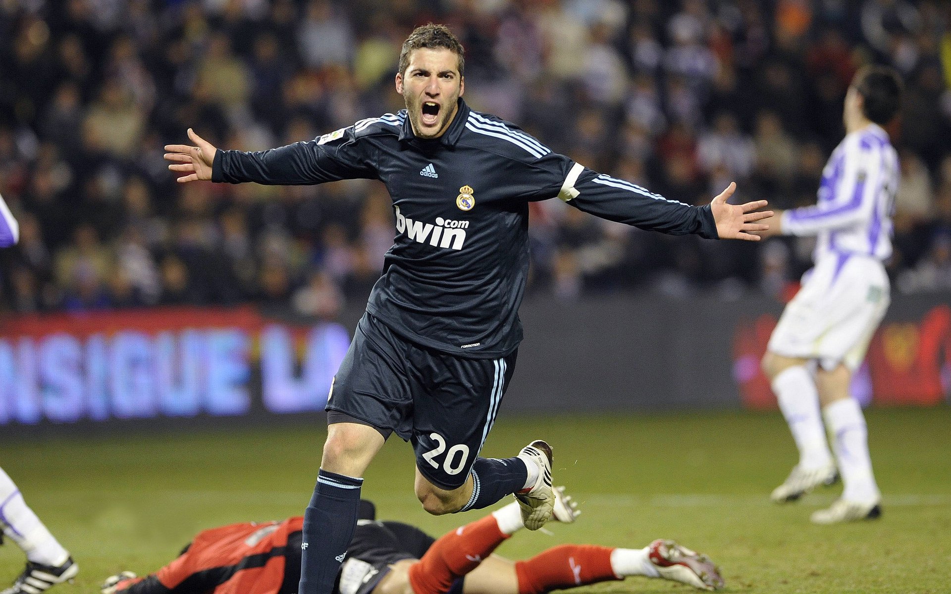 欧洲杯预赛大战即将开启，争夺比赛门票火爆，欧洲杯预选赛赛事