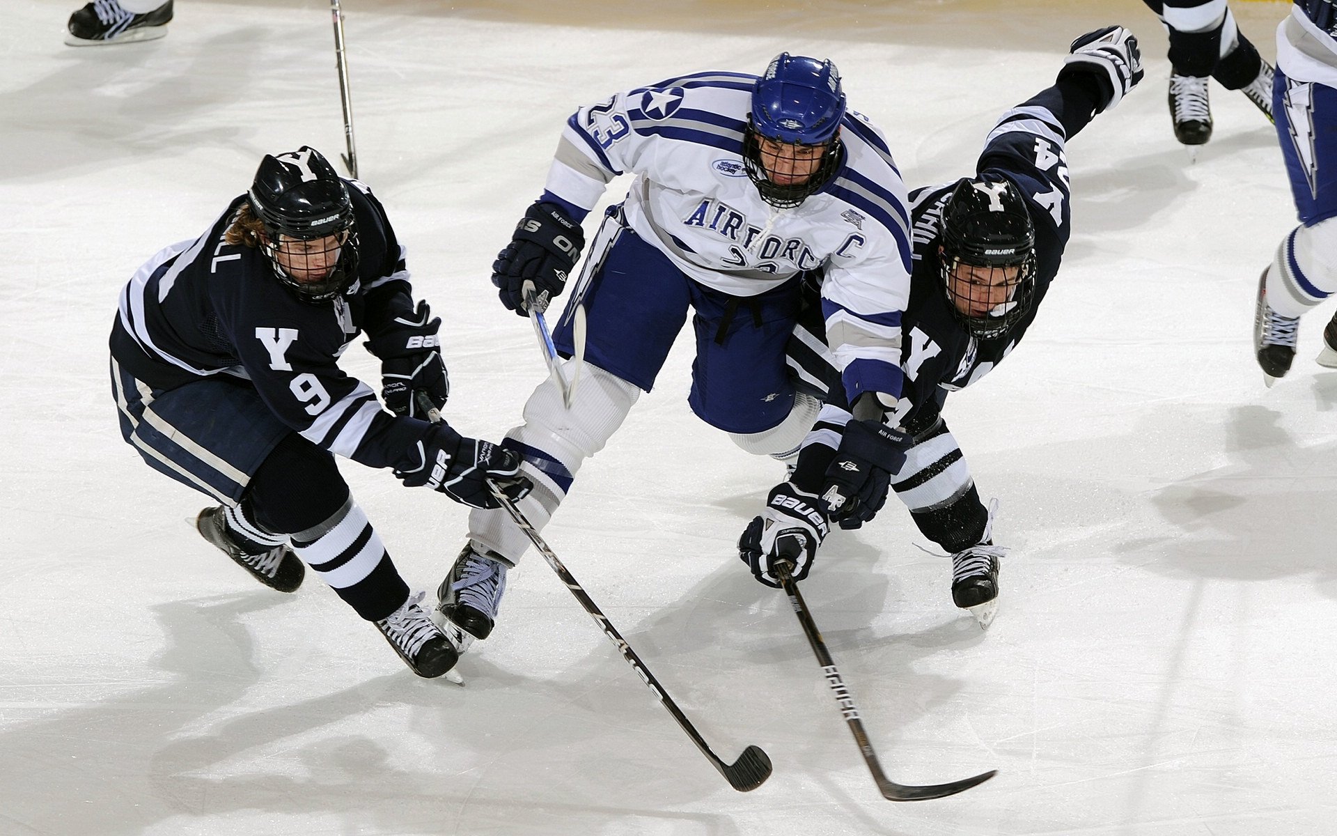 中国足球俱乐部深化青训体系创新发展，中国足球青训体制
